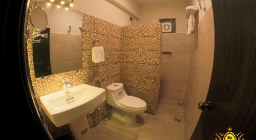 Hotel Crown Inn image 1