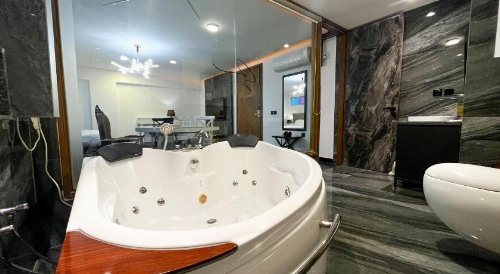 Hotel Crown Inn image 16