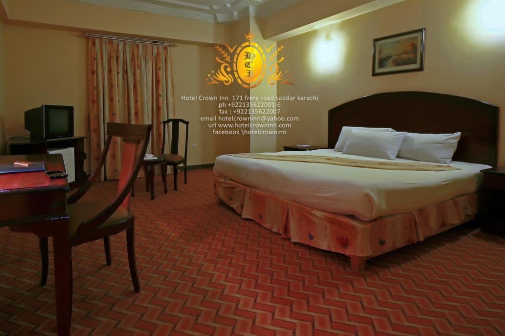 Hotel Crown Inn