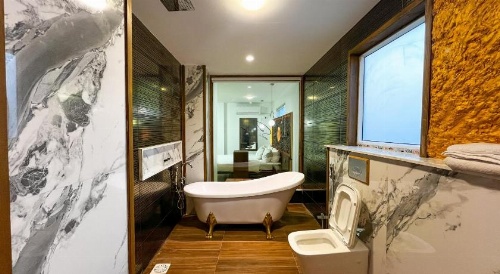 Hotel Crown Inn image 6