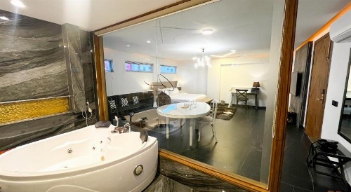 Hotel Crown Inn image 7