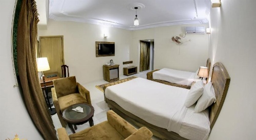 Hotel Crown Inn image 9
